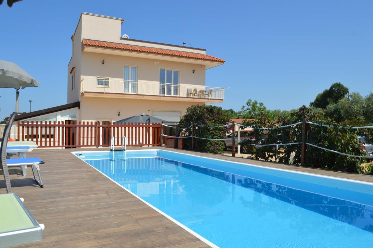 Villa Dario Castellana Grotte Bagian luar foto